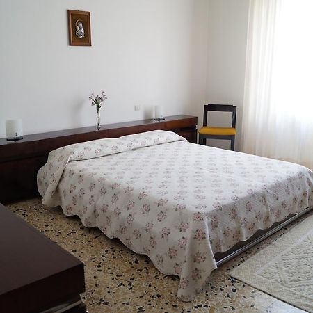Il Melograno Bed & Breakfast Ористано Стая снимка