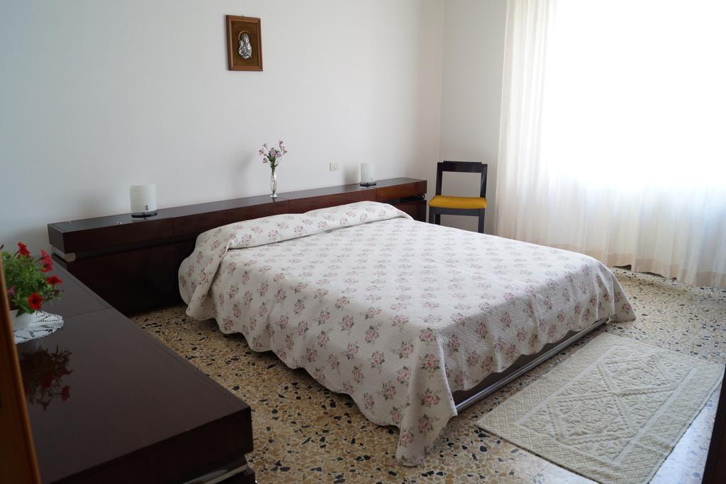 Il Melograno Bed & Breakfast Ористано Стая снимка