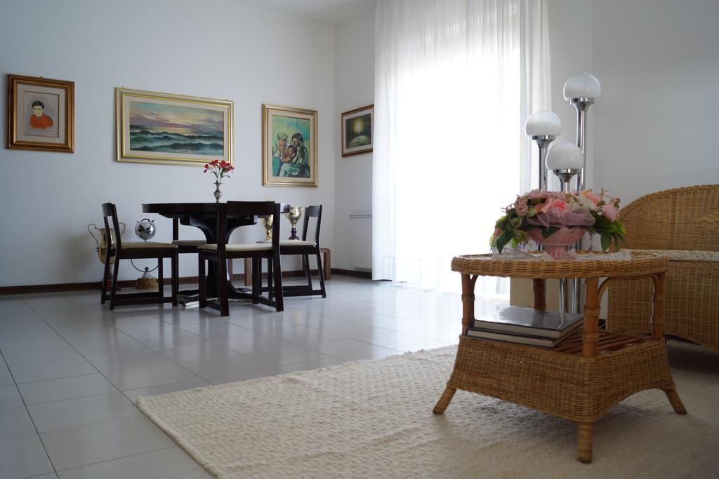 Il Melograno Bed & Breakfast Ористано Екстериор снимка